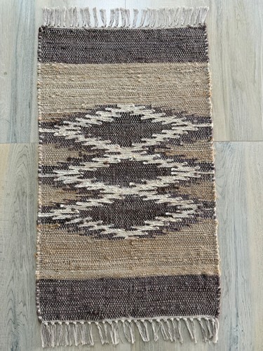 Tapis jute tissé la - à,